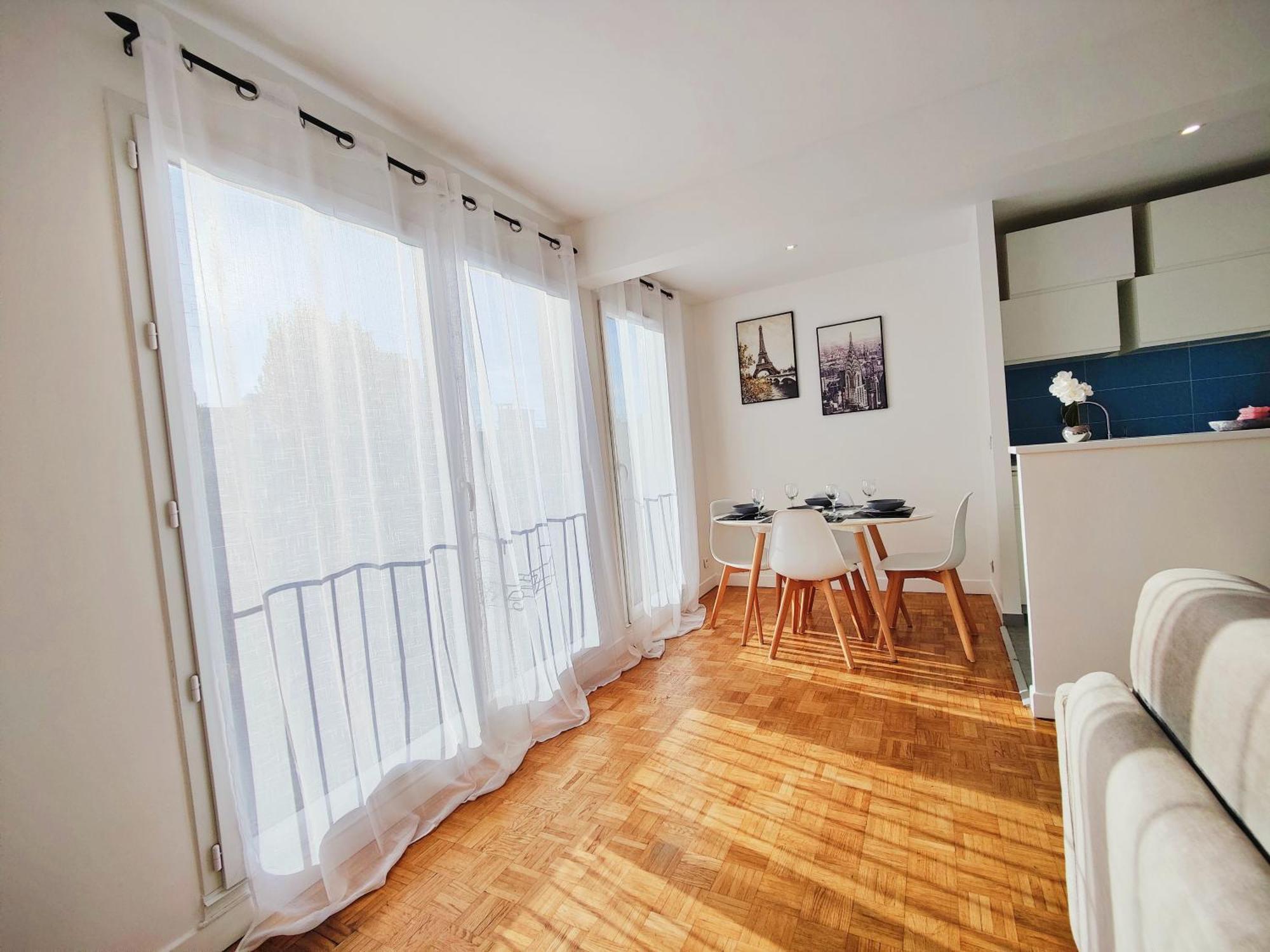 Metro A 2 Minutes Paris Centre Le Marais Apartamento Romainville Exterior foto