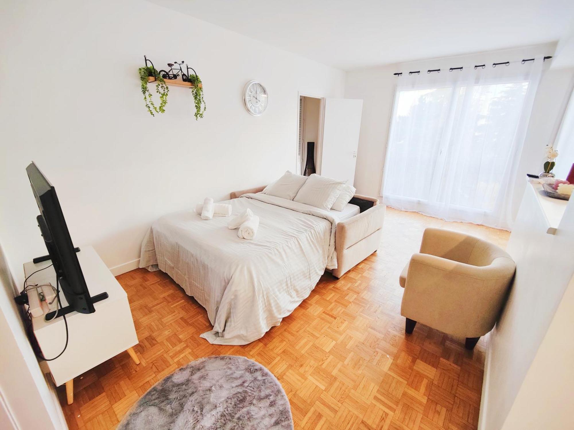 Metro A 2 Minutes Paris Centre Le Marais Apartamento Romainville Exterior foto
